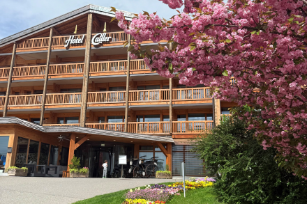 Facade hôtel printemps